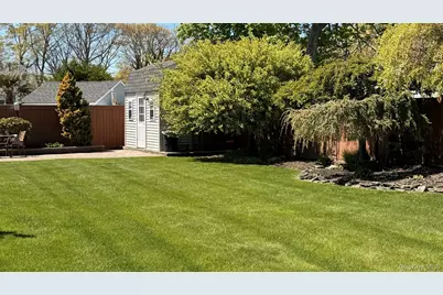 345 Oconnor Road, North Babylon, NY 11703 - Photo 16