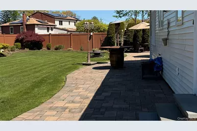 345 Oconnor Road, North Babylon, NY 11703 - Photo 18