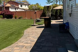 345 O'Connor Rd, North Babylon, NY 11703 - Photo 18