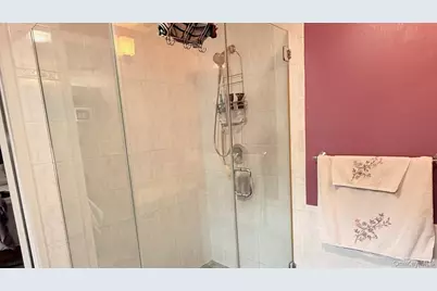 345 Oconnor Road, North Babylon, NY 11703 - Photo 36