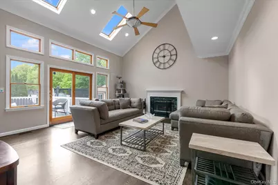 31 9th Avenue, Kings Park, NY 11754 - Photo 10
