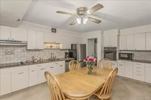 9 Fox Ridge Ln, Locust Valley, NY 11560 - Photo 14