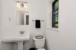 1452 Boston Post Rd, Larchmont, NY 10538 - Photo 20