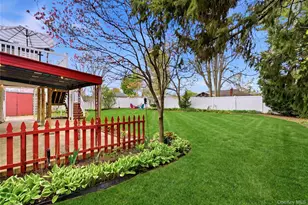 229 New York Ave, Bay Shore, NY 11706 - Photo 14