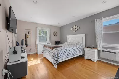 82-30 266th Street, Glen Oaks, NY 11004 - Photo 14