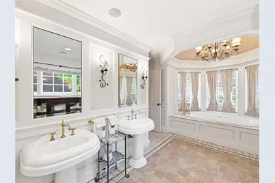 2 Aspen Place, Great Neck, NY 11021 - Photo 24