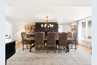 2 Aspen Place, Great Neck, NY 11021 - Photo 10