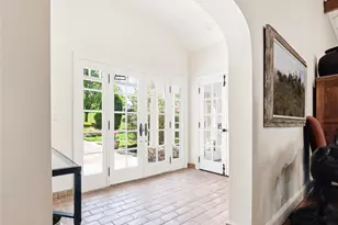 2 Aspen Pl, Great Neck, NY 11021 - Photo 4