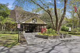 1001 Skyline Dr, Coram, NY 11727 - Photo 20