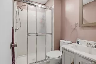 1001 Skyline Dr, Coram, NY 11727 - Photo 16