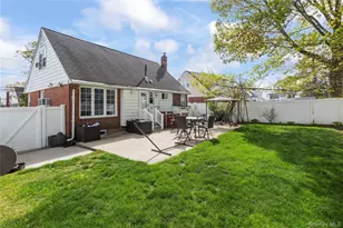 19 Sloan Dr S, Valley Stream, NY 11580 - Photo 22