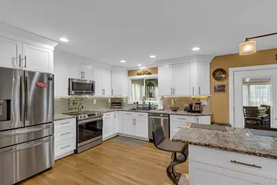 278 (Aka 272) Alta Vista Drive, Yonkers, NY 10710 - Photo 10