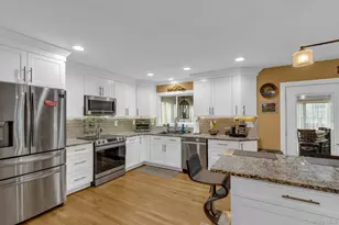 278 (Aka 272) Alta Vista Dr, Yonkers, NY 10710 - Photo 10