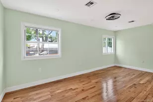 1524 Bowe Rd, Valley Stream, NY 11580 - Photo 10
