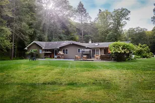34 Maple Brook Rd, Tuxedo Park, NY 10987 - Photo 2