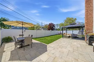 149 Raleigh Ln, West Islip, NY 11795 - Photo 28
