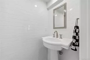 149 Raleigh Ln, West Islip, NY 11795 - Photo 18