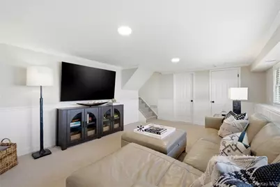 149 Raleigh Lane, West Islip, NY 11795 - Photo 16