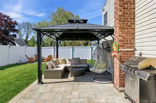 149 Raleigh Ln, West Islip, NY 11795 - Photo 30