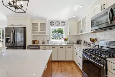 149 Raleigh Lane, West Islip, NY 11795 - Photo 6
