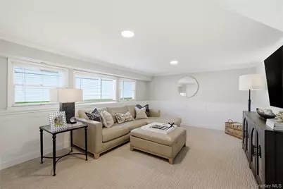 149 Raleigh Lane, West Islip, NY 11795 - Photo 14