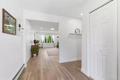 15 7th Avenue, Smithtown, NY 11787 - Photo 4