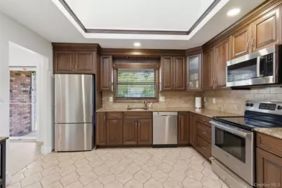15 7th Avenue, Smithtown, NY 11787 - Photo 8