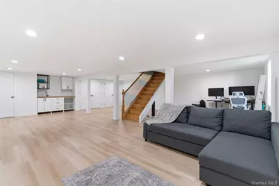 15 7th Avenue, Smithtown, NY 11787 - Photo 24
