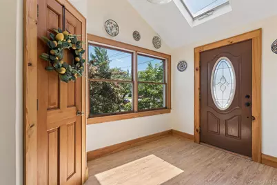1749 Commonwealth Avenue, Merrick, NY 11566 - Photo 4