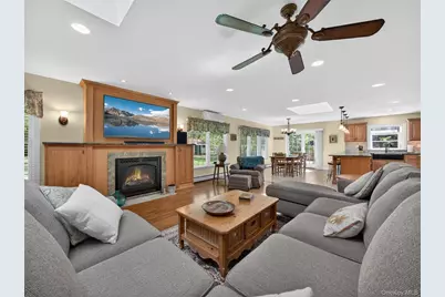 22 E Mayer Drive, Suffern, NY 10901 - Photo 4