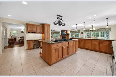 22 E Mayer Drive, Suffern, NY 10901 - Photo 12