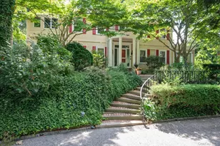 8 Magnolia Dr, Great Neck, NY 11021 - Photo 4