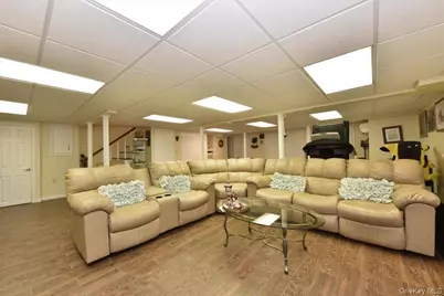 8 Magnolia Drive, Great Neck, NY 11021 - Photo 32