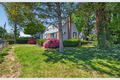 2021 Lincoln Avenue, East Meadow, NY 11554 - Photo 24
