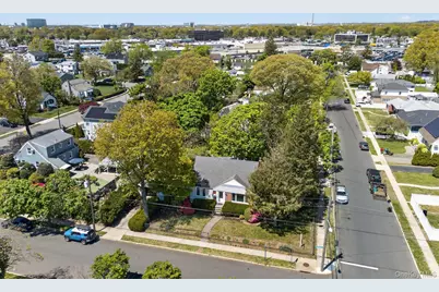 2021 Lincoln Avenue, East Meadow, NY 11554 - Photo 26