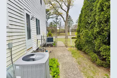 195 Maple Street, Medford, NY 11763 - Photo 30