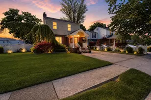 25 Nassau St, Elmont, NY 11003 - Photo 2