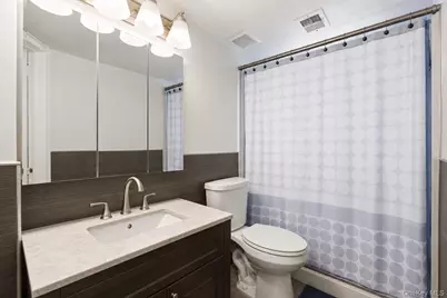 183 Broadway, Brentwood, NY 11717 - Photo 18