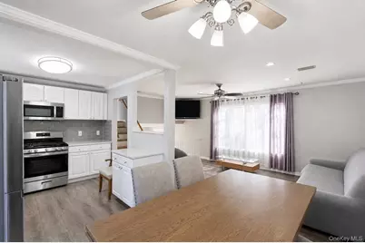 183 Broadway, Brentwood, NY 11717 - Photo 6