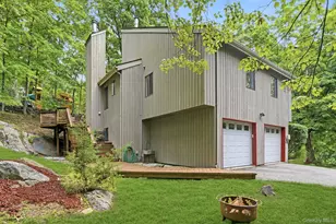 43 Powder Horn Rd, Cortlandt Manor, NY 10567 - Photo 2