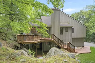 43 Powder Horn Rd, Cortlandt Manor, NY 10567 - Photo 28