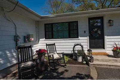 59 Serene Place, Hauppauge, NY 11788 - Photo 2