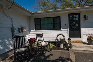 59 Serene Pl, Hauppauge, NY 11788 - Photo 2