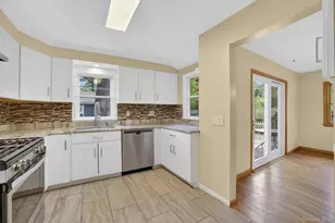 3079 Maqua Pl, Mohegan Lake, NY 10547 - Photo 8