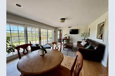 184 Twomey Avenue, Calverton, NY 11933 - Photo 8