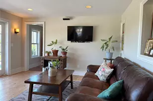 184 Twomey Ave, Calverton, NY 11933 - Photo 10