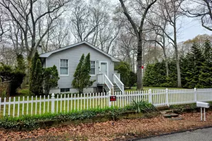 117 Maple Ave, Flanders, NY 11901 - Photo 2
