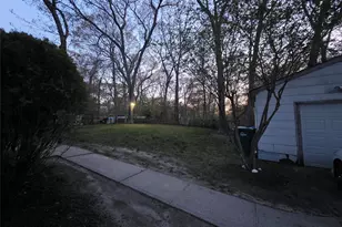 117 Maple Ave, Flanders, NY 11901 - Photo 4