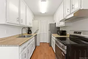 309 Flair Dr, Saint James, NY 11780 - Photo 6