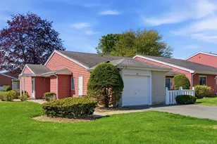 309 Flair Dr, Saint James, NY 11780 - Photo 4